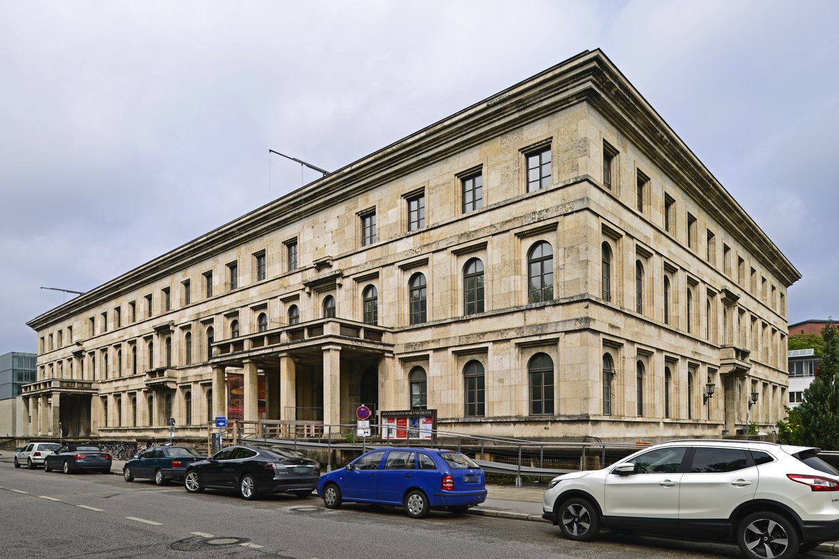Facade view of Arcisstraße 12 in Munich