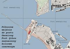 Map of the northern entrance to Kaohsiung Harbour with Qihou fort marked in red and Polish labels for Inner Harbour, Outer Harbour, and Navy Base