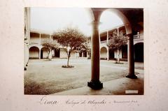 Historic courtyard of the University of San Marcos called Patio de Maestros in 1898