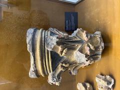 Decorative hook capital in the Palais du Tau