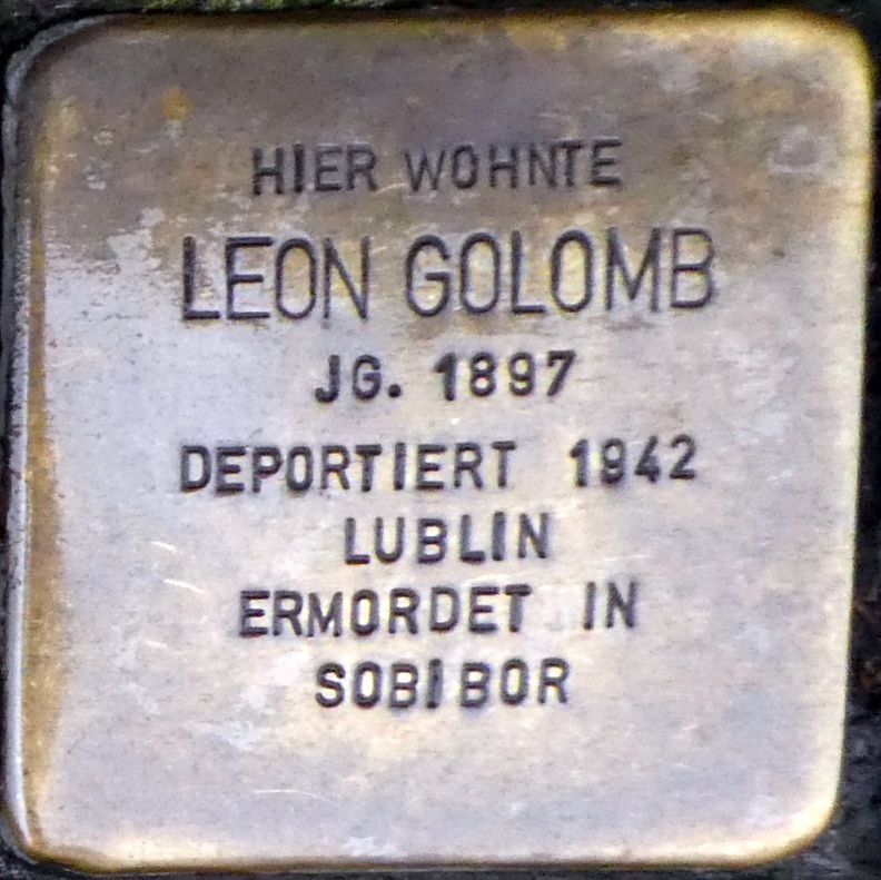 Stolperstein dedicated to Leon Golomb in Wiesbaden Germany