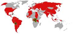 World map highlighting countries visited or lived in by Che Guevara in red and countries of armed revolution in green