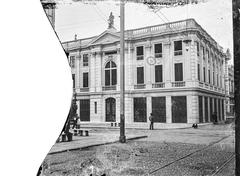 Panoramic view of La Merced Plaza and the historic La Colmena Building in Lima