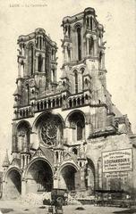 Exterior view of Laon Cathedral Notre-Dame in 1911