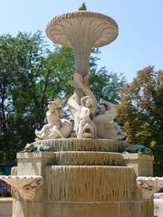 Fuente de los Galápagos statue in Parque del Retiro, Madrid