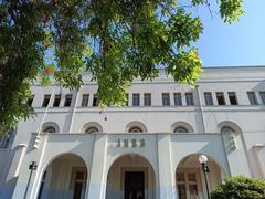 Front entrance of Internado Nacional Barros Arana school building