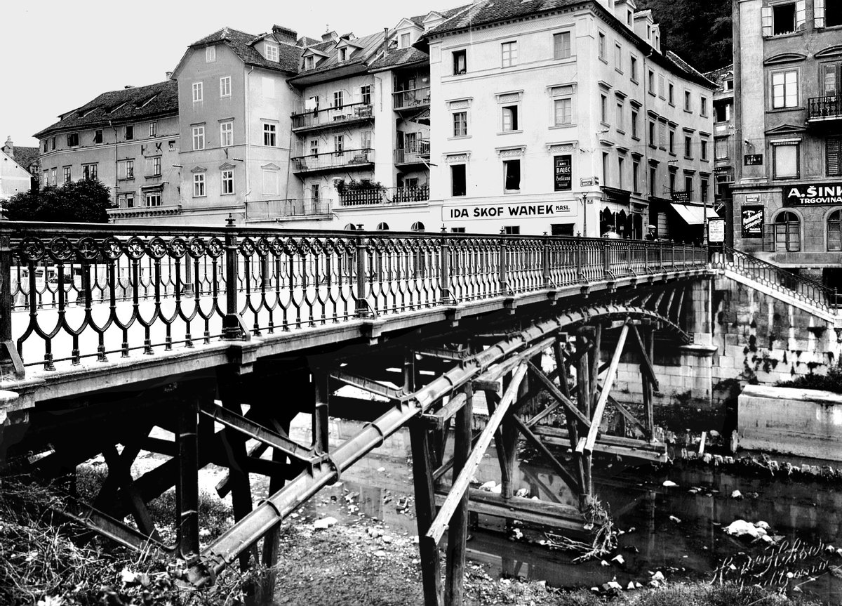 Historic buildings at Cankarjevo nabrežje 25, 27 and Pod Trančo 2 around 1930