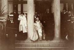 Demonstration supporting the Swedish royal family after Norway's parliament decided to dissolve the union in 1905, with King Oscar II and Queen Sofia at Rosendals Castle, Stockholm