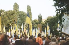 Taras Shevchenko monument during People's Movement of Ukraine rally on 15 September 1991