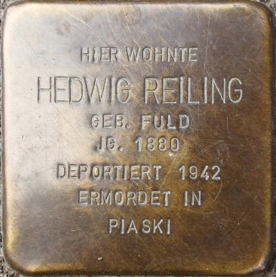 Stolperstein dedicated to Hedwig Reiling in Mainz, Germany on a cobblestone pavement