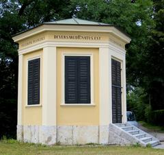 Paviljon Na Cesti Dveh Cesarjev