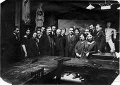 Historic group photo at University of Bucharest winter 1924-1925 seminar room with professor Jérôme Carcopino and students