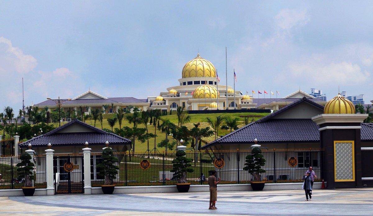 Side view of Istana Negara