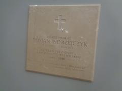 Commemorative plaque for Reverend Roman Indrzejczyk at the Presidential Palace