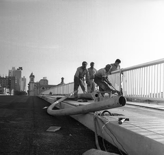 Final construction works of the Santa Rosa Bridge in 1960