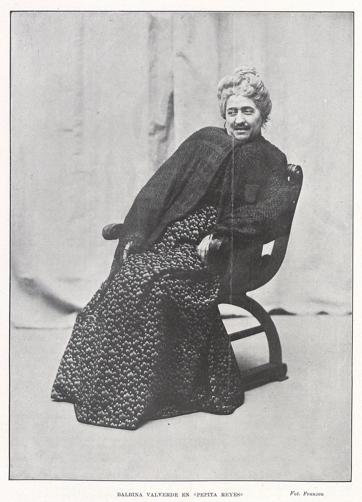 Black and white image of Balbina Valverde in Pepita Reyes, 1903