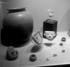 Archaeological artifacts from Teotihuacán displayed on a white surface