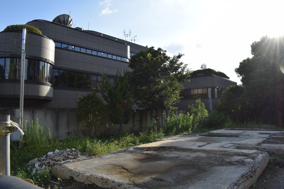 Argentine embassy building in Tokyo viewed from the right side