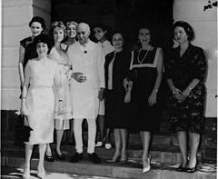 Jawaharlal Nehru with Jewish guests at Teen Murti House