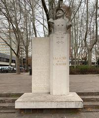 Monument À La Cavalerie