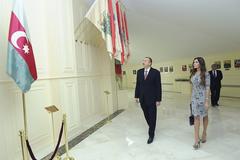 President visiting museum exhibits