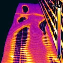 Thermal image of Aqua Tower in Chicago showing heat loss through balconies