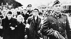 Jews gathered at Umschlagplatz in Warsaw during 1942