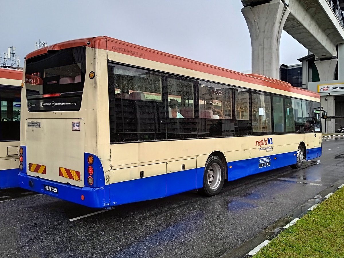 Rapid KL bus route 173 WUW 1359 at KL594 MRT Kampung Batu Bus Stop during Thaipusam 2024 in Kuala Lumpur