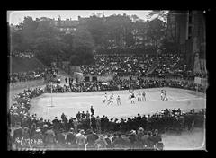 1933 basketball match between Reims and Olympique Lillois at Arènes de Lutèce in Paris