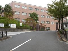 Komazawa Women's University campus buildings and greenery in spring