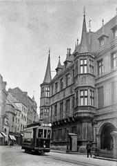 Historic tramcar number 7 on Rue du Gouvernement in Luxembourg in front of the Grand Ducal Palace