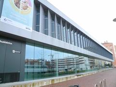 Exterior view of Centro de Salud del distrito de Zabalgana health center in Vitoria