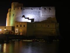 |
  Castel Dell'Ovo