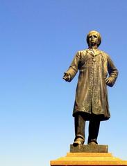 K Seshadri Iyer Statue