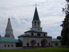 Kolomenskoe cultural heritage site with traditional Russian towers and greenery