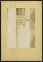 Interior view of the nave and pillar of Cathédrale Saint-André de Bordeaux