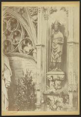 Statue of a 15th century bishop at Cathédrale Saint-André de Bordeaux