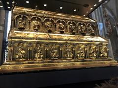 Shrine of the Three Magi in Cologne Cathedral opened by the Presidents of Italy and Germany