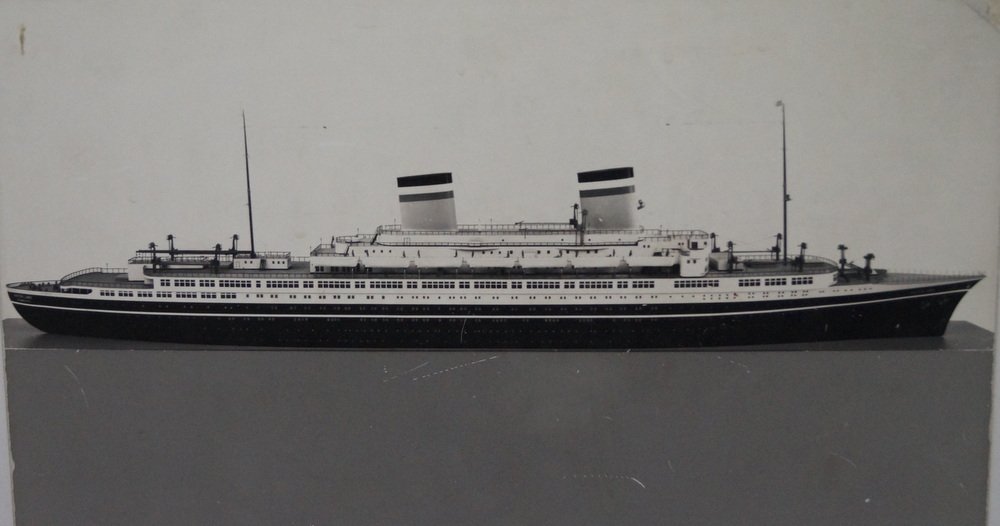 Hapag-Dampfer Vaterland ocean liner at sea in 1940