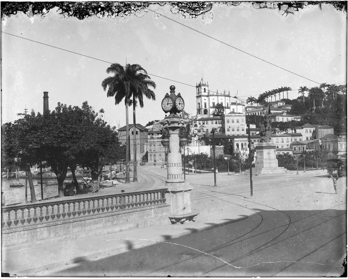 Bairro da Glória neighborhood with Church of Nossa Senhora da Glória do Outeiro in the background