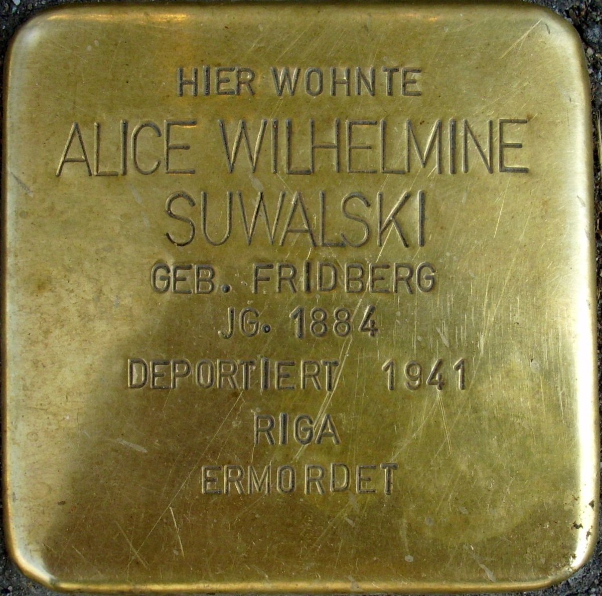 Stolperstein memorial dedicated to Alice Wilhelmine Suwalski embedded in a sidewalk in Mainz, Germany