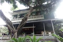 Dining Hall at the Temple of the Six Banyan Trees with traditional Chinese architecture