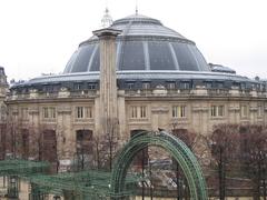 Bourse de Commerce de Paris with Médicis Column