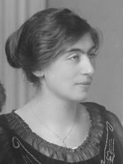 Henriëtte Antoinette Polak-Schwarz and Leonard Polak in 1917 black and white photo