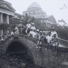 School children on a graduation trip at the Taiwan Provincial Museum