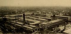Packard factory plant in 1904 with early automobile production