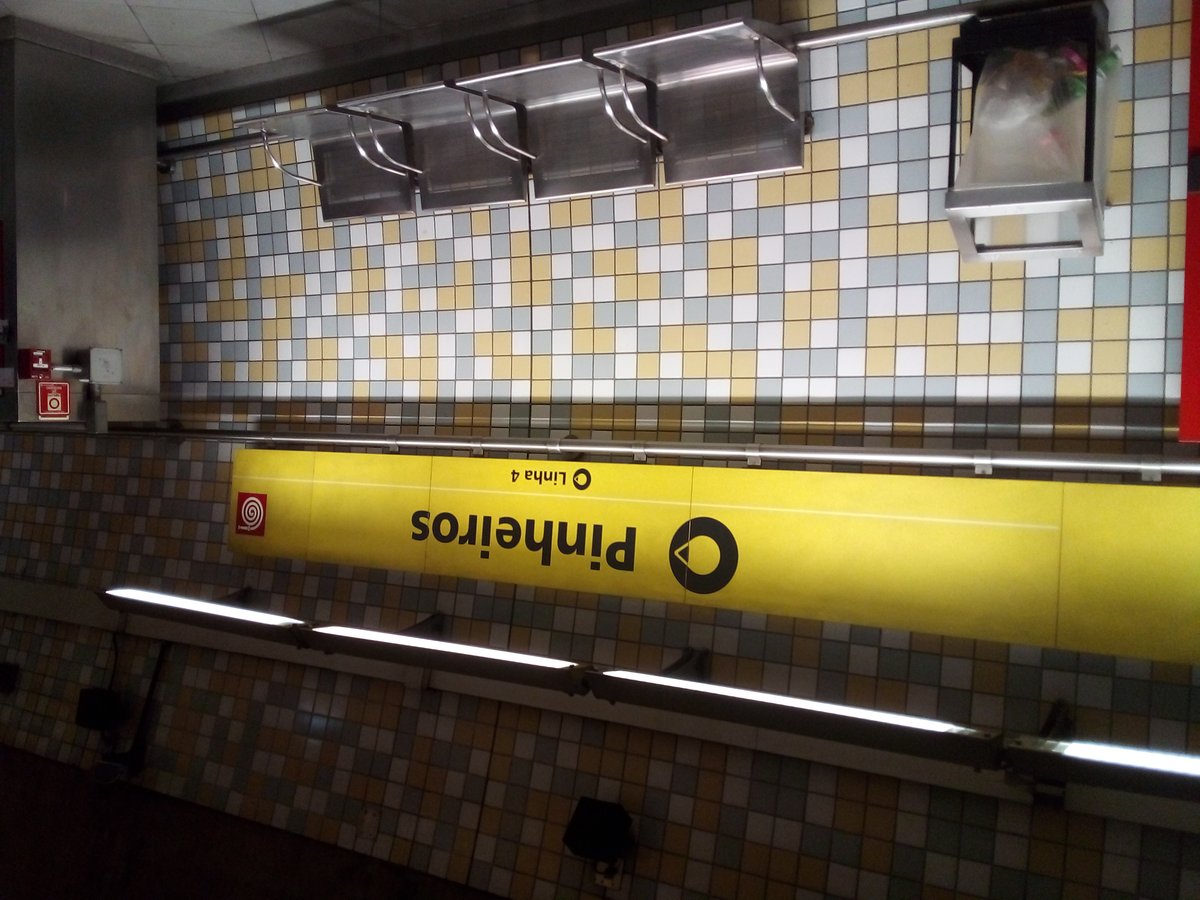 Platform of Pinheiros Station on Line 4-Yellow of São Paulo Metro