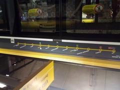 Platform screen doors at Pinheiros Station on Yellow Line 4