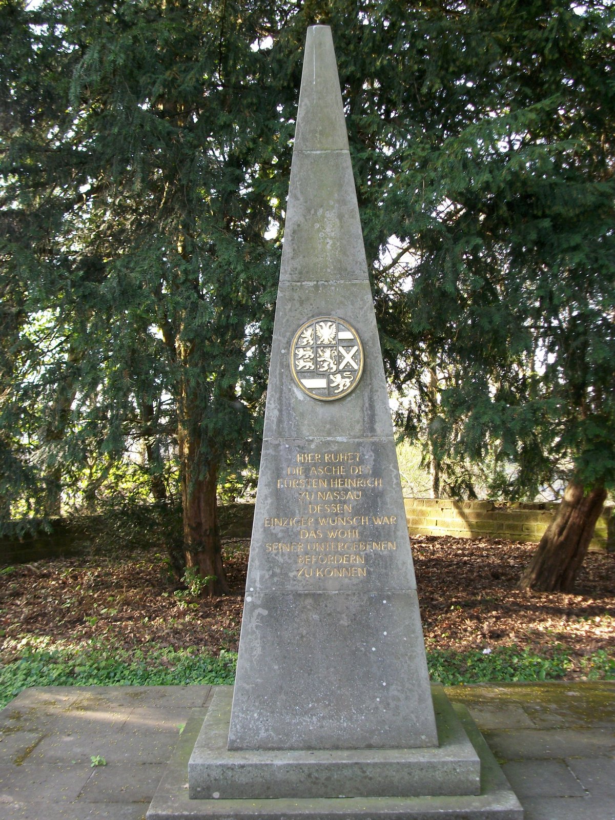 Grave monument of Prince Heinrich at Halberg in Saarbrücken