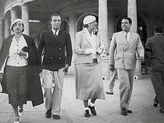 Jorge Luis Borges standing on the Mar del Plata promenade in March 1935 with Josefina Dorado, Bioy Casares, and Victoria